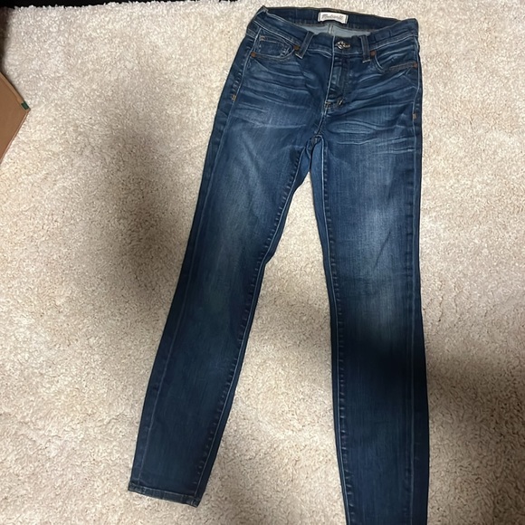Madewell Jeans High Rise Skinny with no distressing - Picture 2 of 3